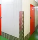 Alquiler de trasteros cerca de Donostia/San Sebastián, en Lezo. Nos adaptamos a tus necesidades: seguridad, flexibilidad y confianza a tu medida.